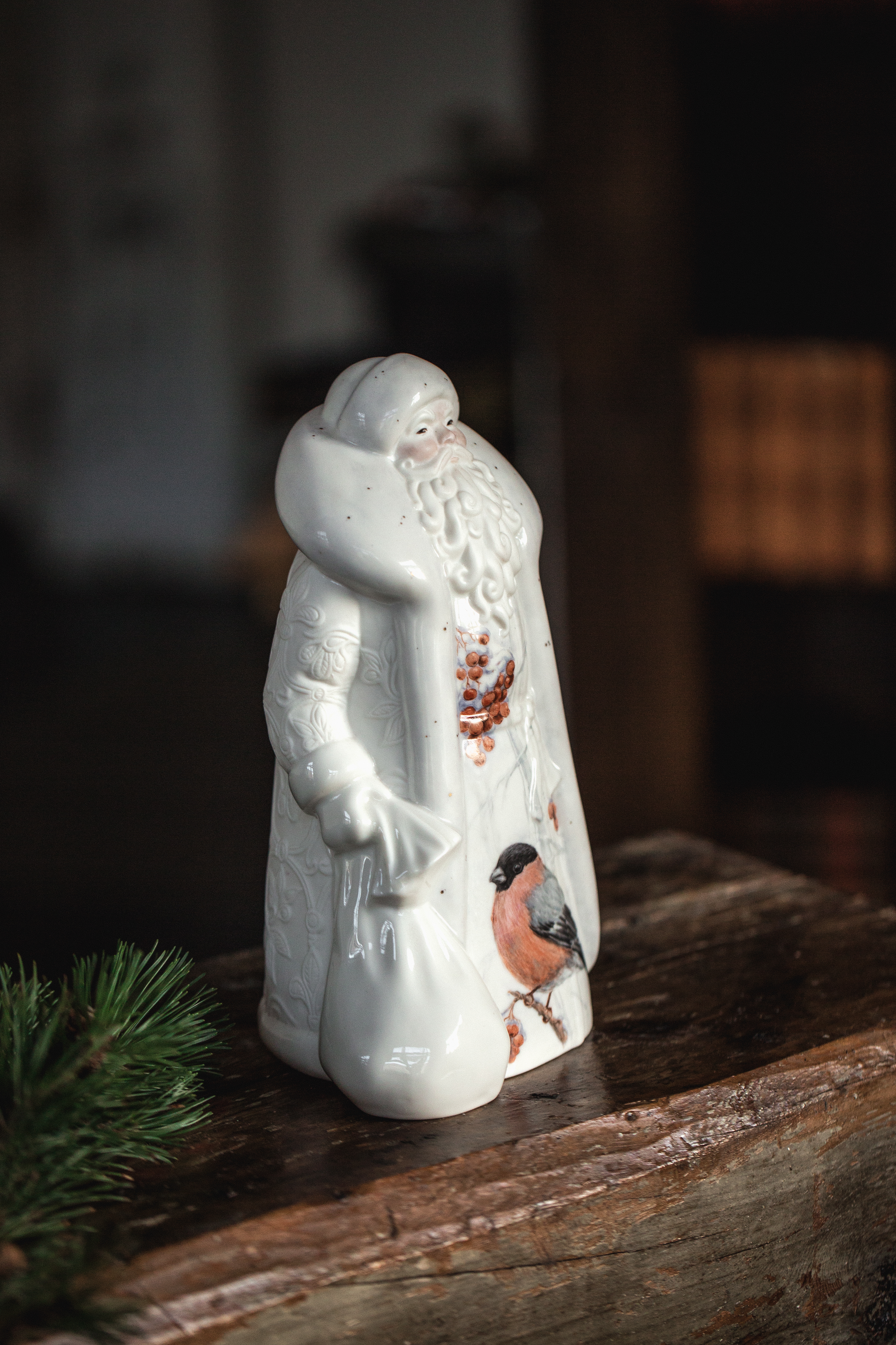 Скульптура фарфоровая Rupor "Дед Мороз" большой (Снегирь)