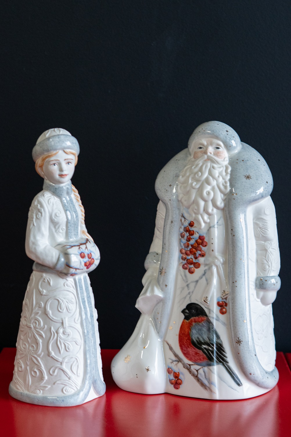 Скульптура фарфоровая «Снегурочка» большая (Снегирь)